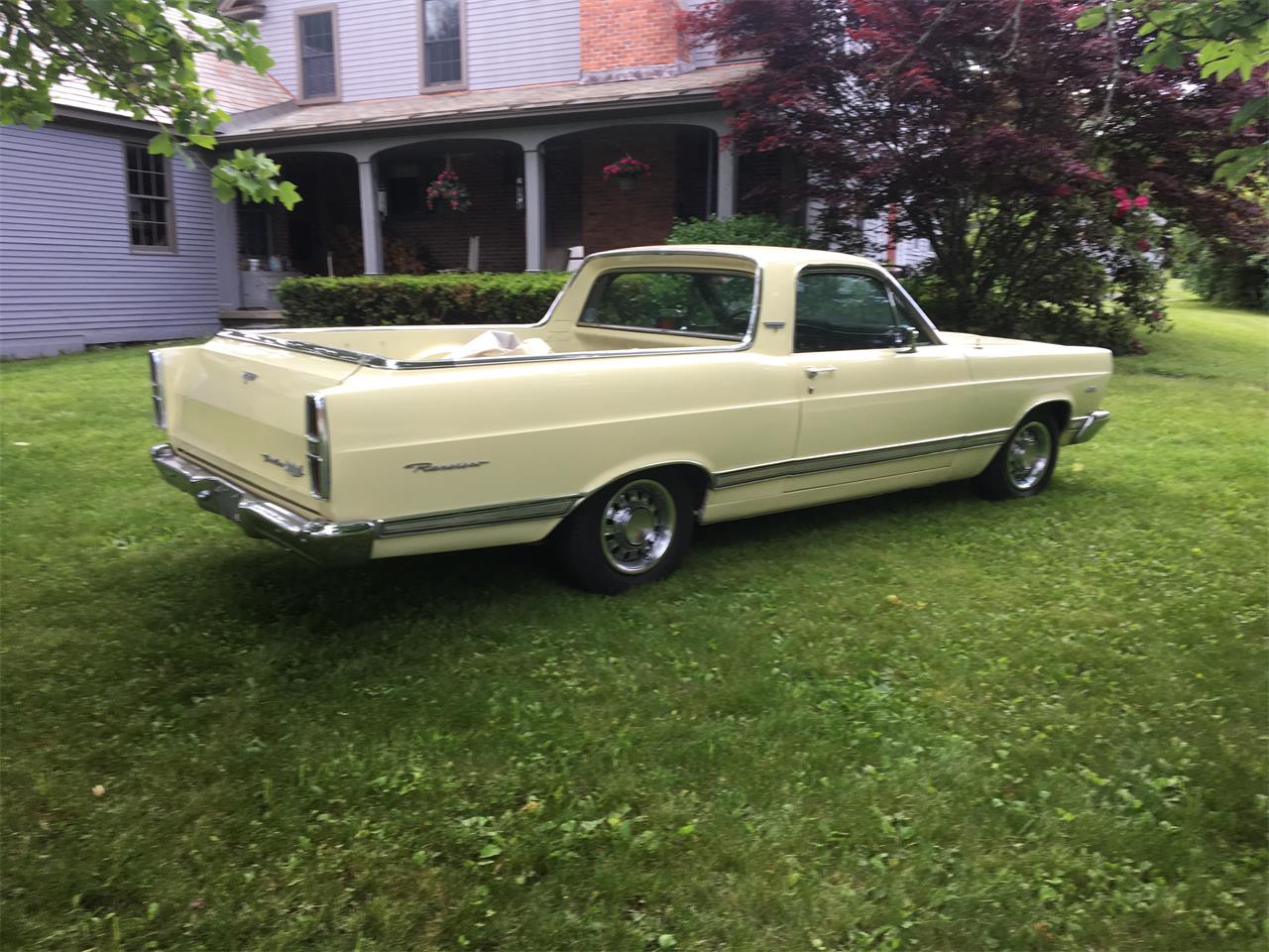 Ford-Ranchero-500-1967-Springtime-yellow-Black-4