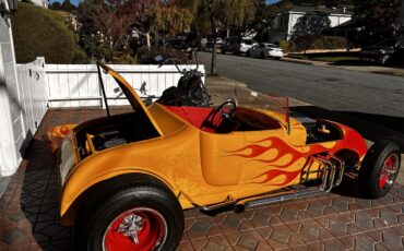 Ford-Roadster-1927-Yellow-orange-Red-leather-2