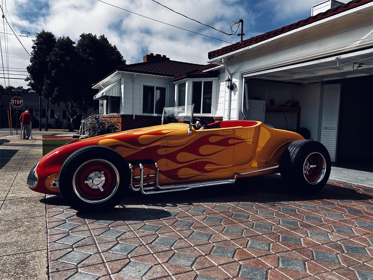 Ford-Roadster-1927-Yellow-orange-Red-leather-3