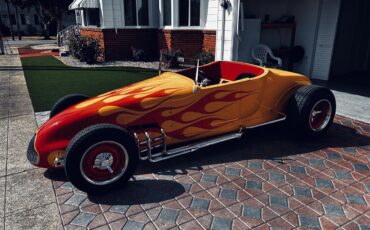 Ford-Roadster-1927-Yellow-orange-Red-leather