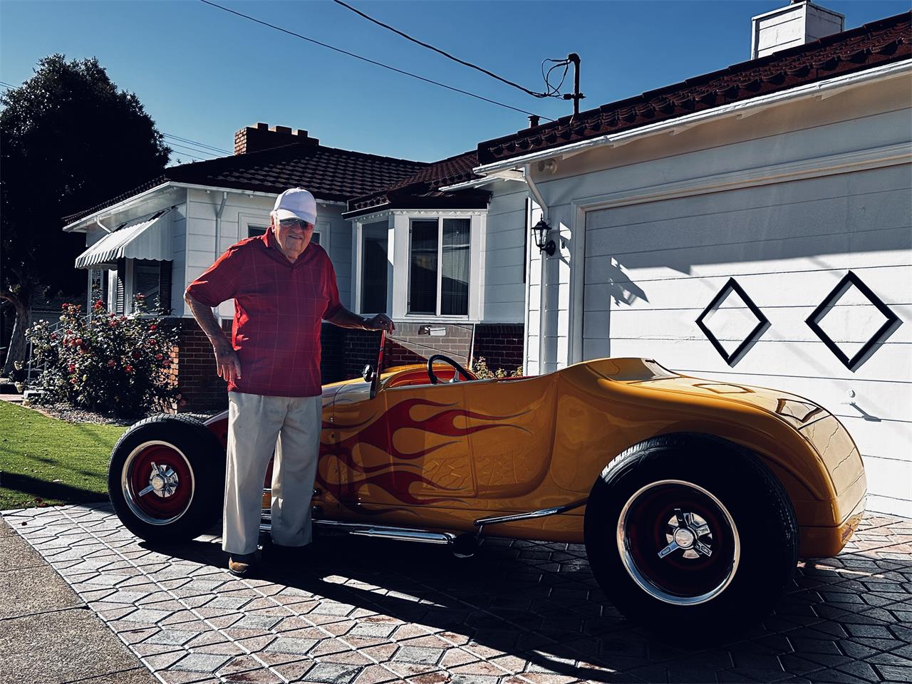 Ford-Roadster-1927-Yellow-orange-Red-leather-5