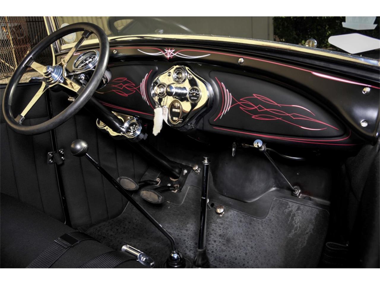 Ford-Roadster-1929-Black-and-Red-Black-12