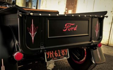 Ford-Roadster-1929-Black-and-Red-Black-4