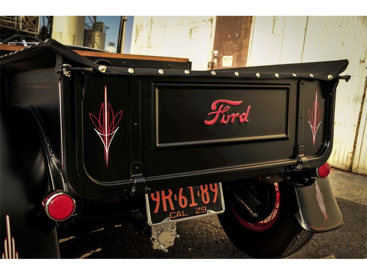 Ford-Roadster-1929-Black-and-Red-Black-4