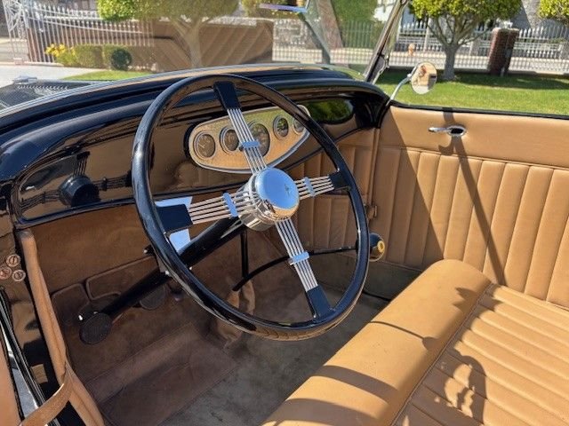 Ford-Roadster-1932-Black-tan-16
