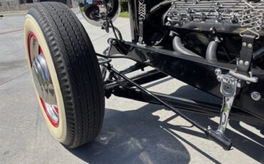 Ford-Roadster-1932-Black-tan-26