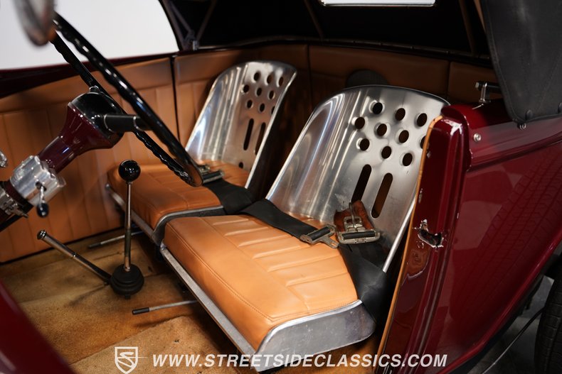 Ford-Roadster-1932-Burgundy-Tan-12
