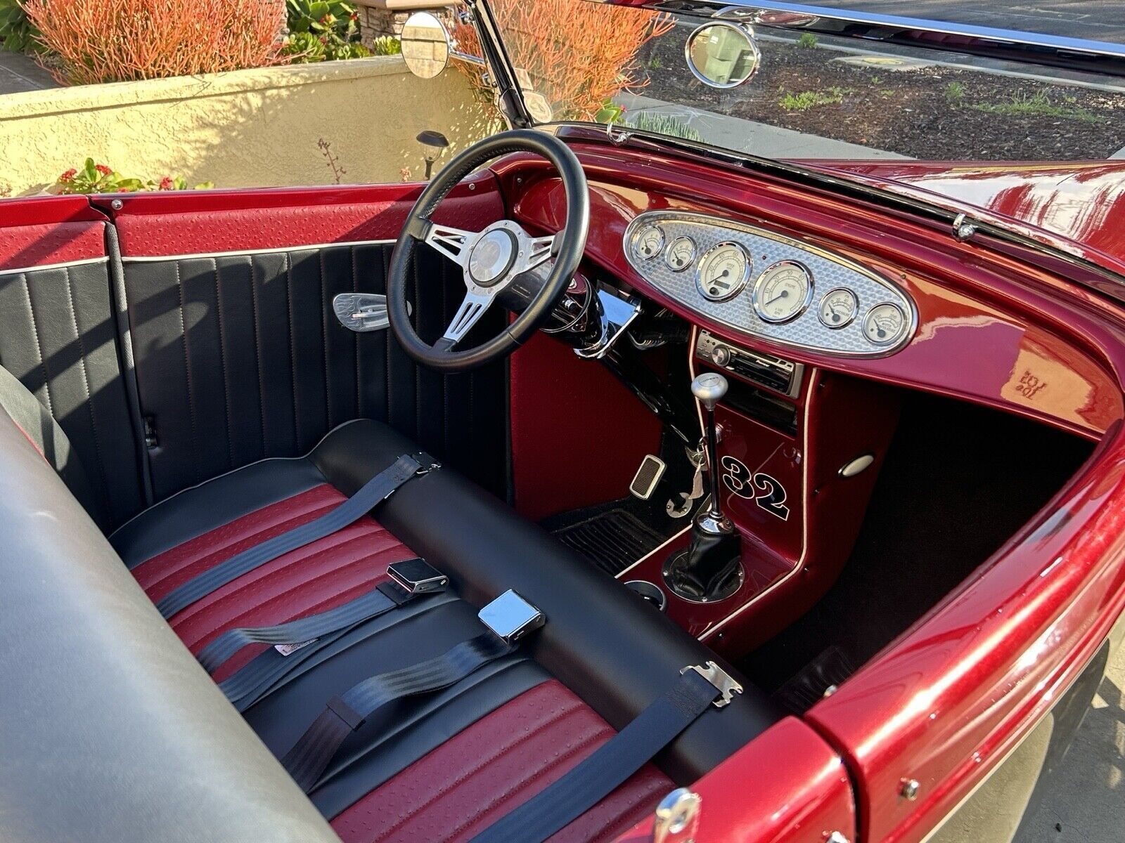 Ford-Roadster-1932-Convertible-14