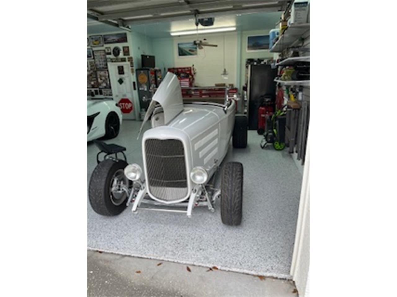 Ford-Roadster-1932-Pearl-White-Beige-Leather-1