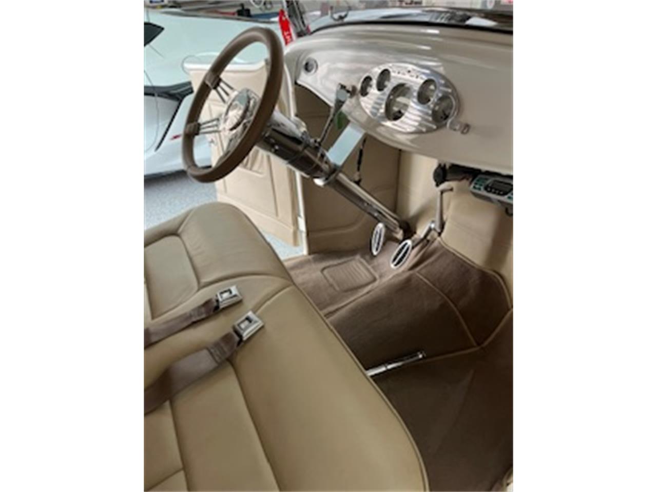Ford-Roadster-1932-Pearl-White-Beige-Leather-11