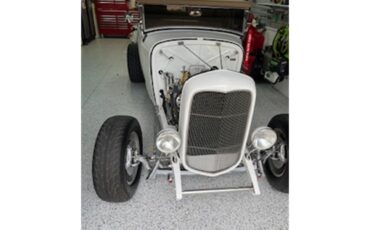 Ford-Roadster-1932-Pearl-White-Beige-Leather-3