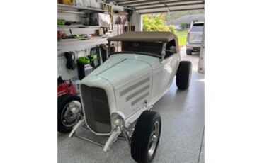 Ford-Roadster-1932-Pearl-White-Beige-Leather