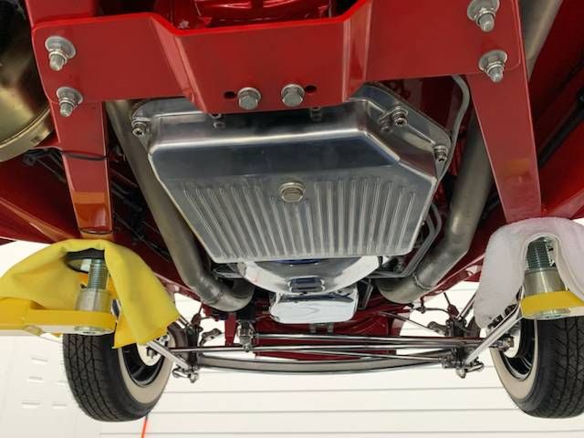 Ford-Roadster-1932-Red-2