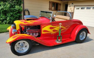 Ford-Roadster-1932-Red-Beige
