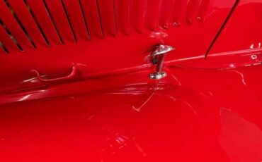 Ford-Roadster-1932-Red-Tan-10