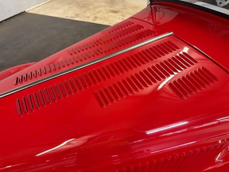 Ford-Roadster-1932-Red-Tan-11