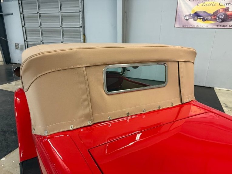 Ford-Roadster-1932-Red-Tan-12