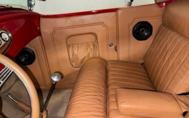 Ford-Roadster-1932-Red-Tan-13