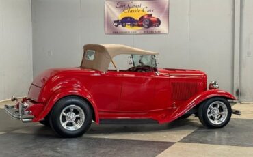 Ford-Roadster-1932-Red-Tan-25