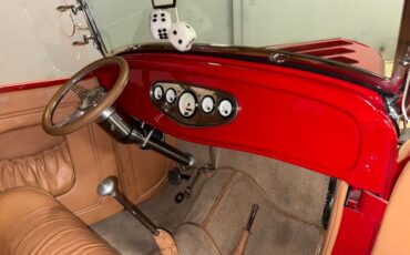 Ford-Roadster-1932-Red-Tan-27