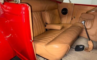 Ford-Roadster-1932-Red-Tan-32