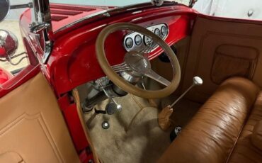 Ford-Roadster-1932-Red-Tan-34
