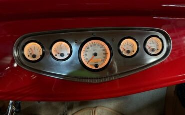 Ford-Roadster-1932-Red-Tan-37