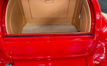 Ford-Roadster-1932-Red-Tan-41