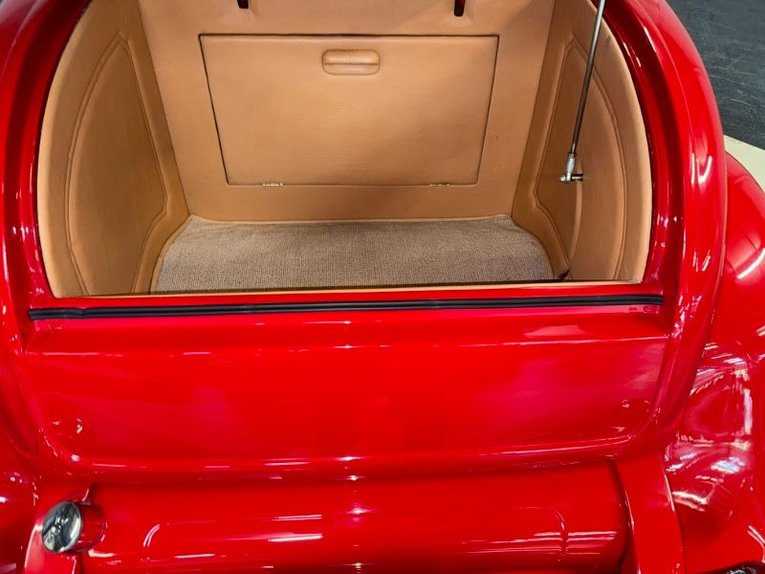 Ford-Roadster-1932-Red-Tan-41