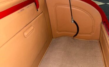 Ford-Roadster-1932-Red-Tan-42