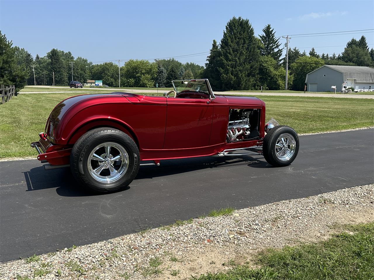 Ford-Roadster-1932-Ruby-red-metallic-Tan-1