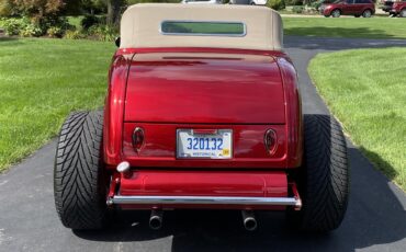 Ford-Roadster-1932-Ruby-red-metallic-Tan-11