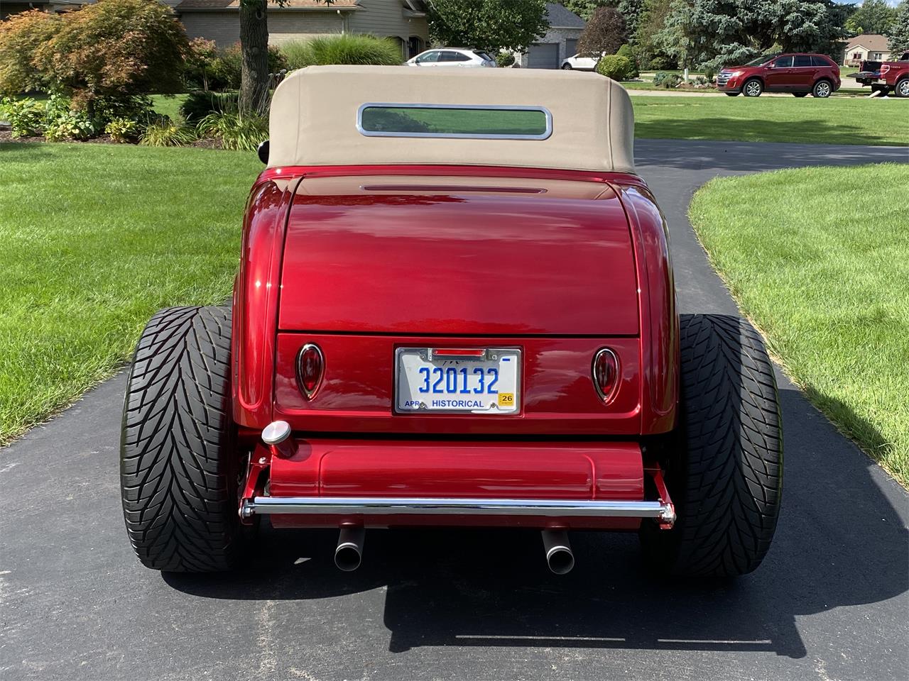 Ford-Roadster-1932-Ruby-red-metallic-Tan-11