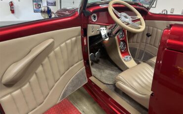 Ford-Roadster-1932-Ruby-red-metallic-Tan-14