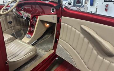 Ford-Roadster-1932-Ruby-red-metallic-Tan-17