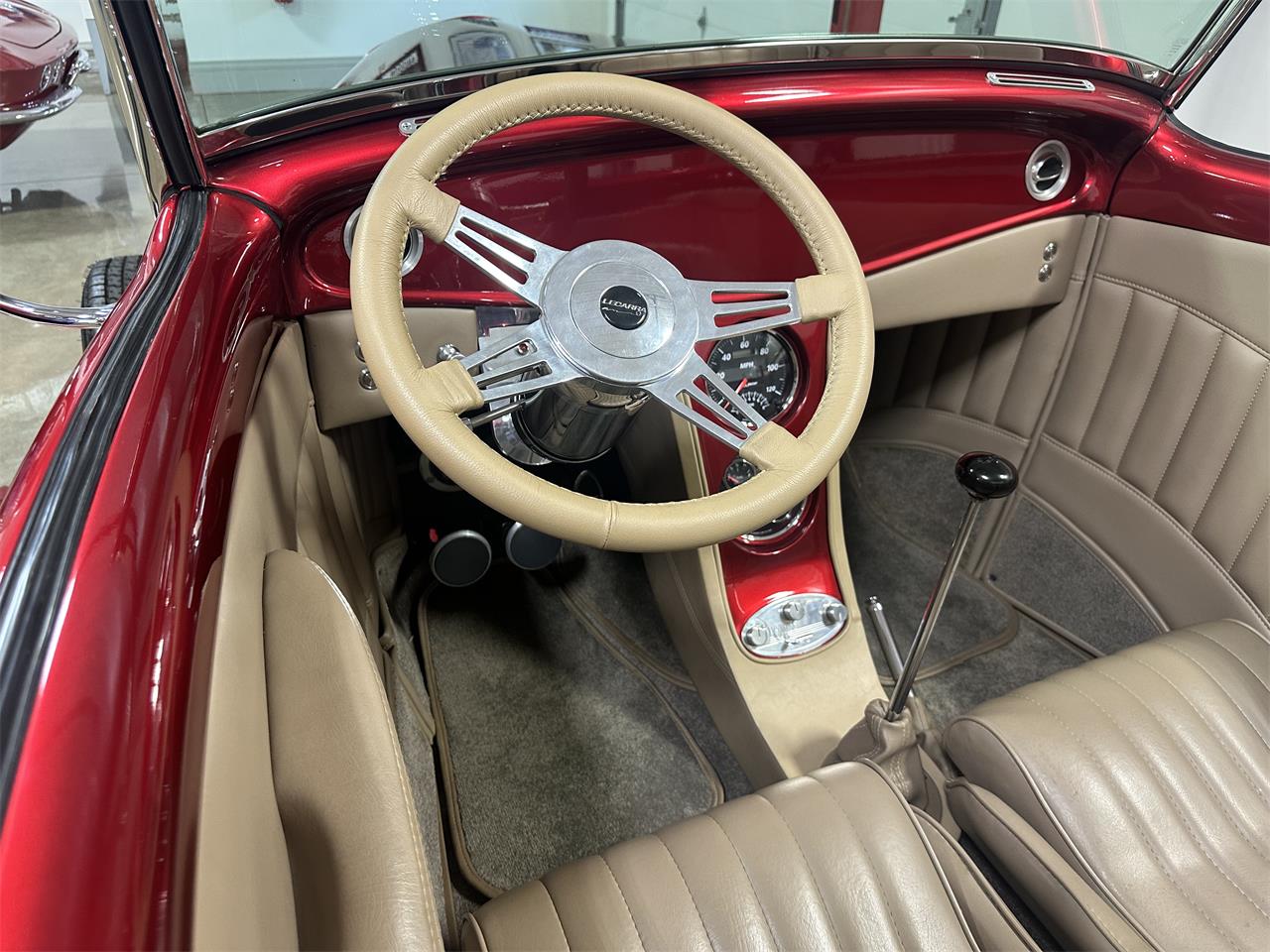 Ford-Roadster-1932-Ruby-red-metallic-Tan-18