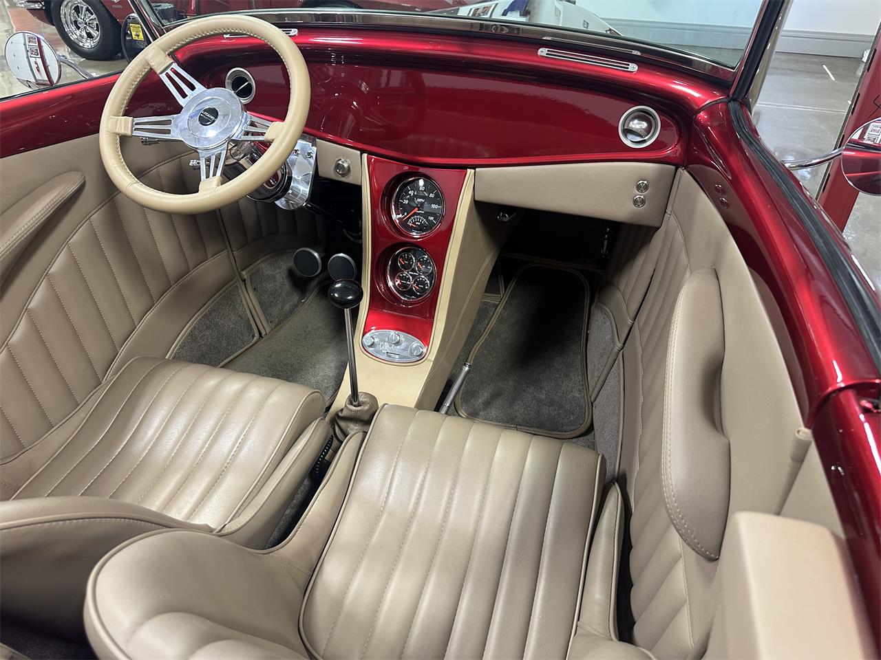 Ford-Roadster-1932-Ruby-red-metallic-Tan-19