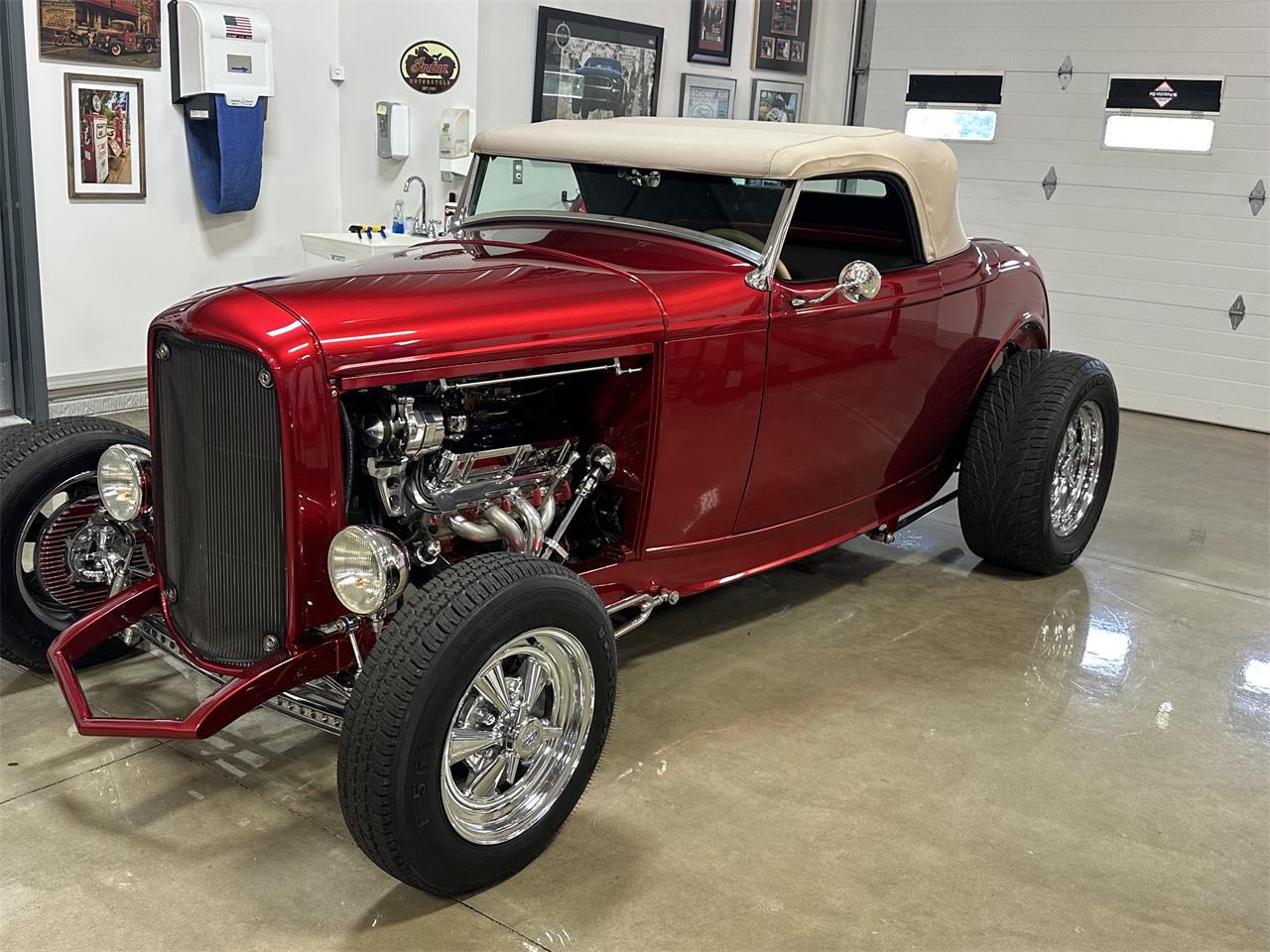 Ford-Roadster-1932-Ruby-red-metallic-Tan-20