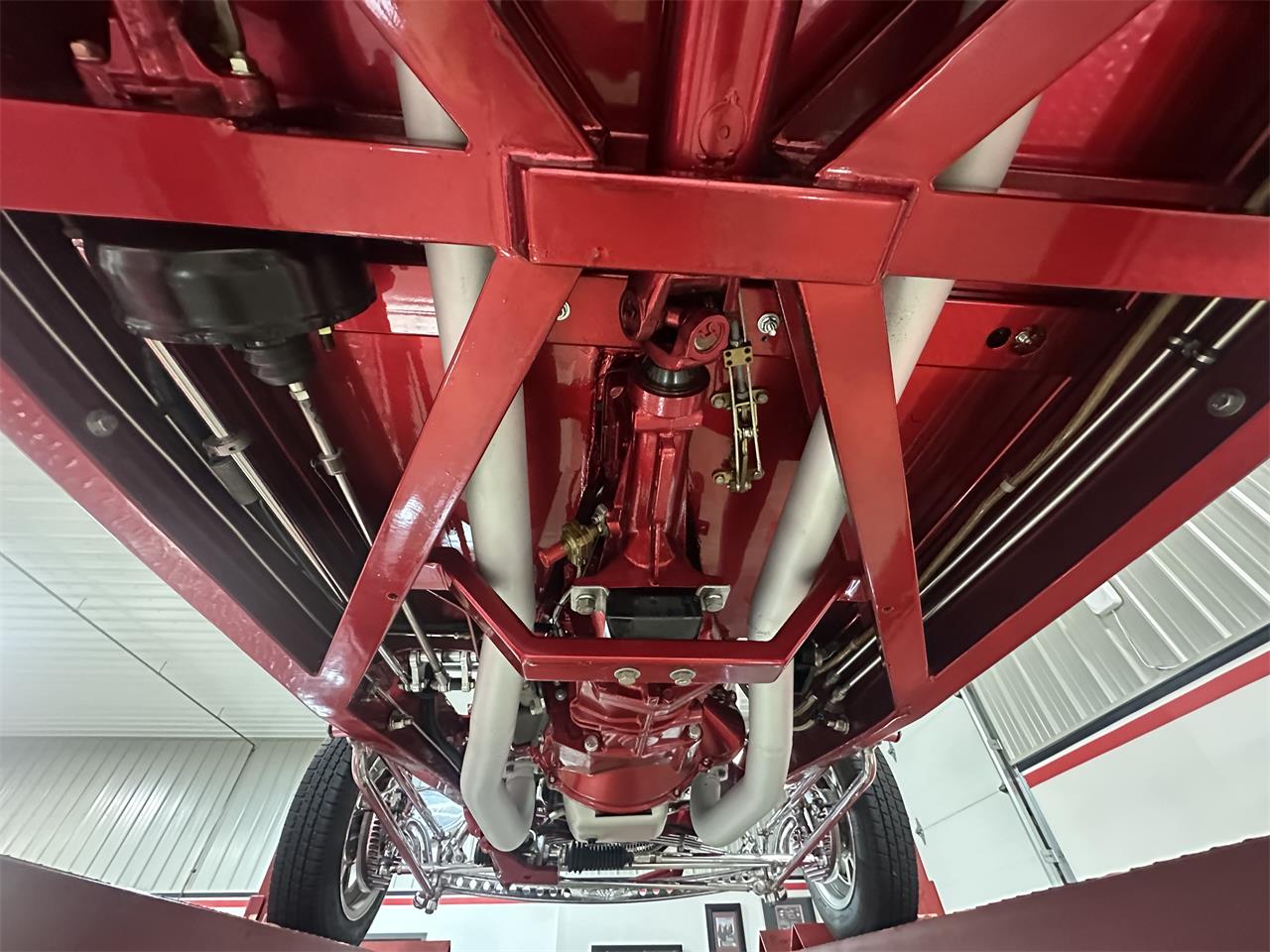Ford-Roadster-1932-Ruby-red-metallic-Tan-28
