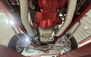 Ford-Roadster-1932-Ruby-red-metallic-Tan-29