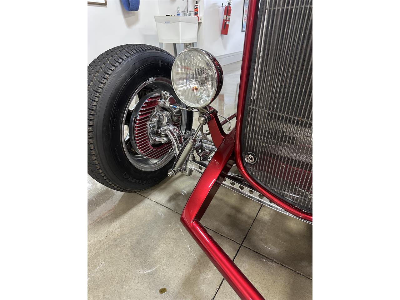 Ford-Roadster-1932-Ruby-red-metallic-Tan-35