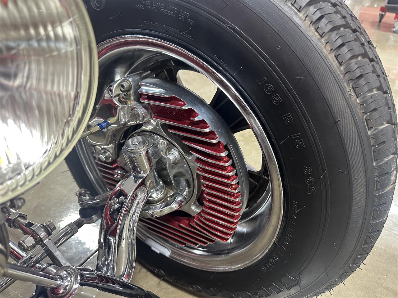 Ford-Roadster-1932-Ruby-red-metallic-Tan-36