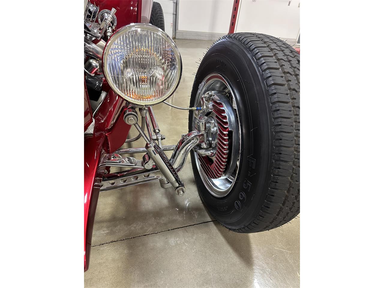 Ford-Roadster-1932-Ruby-red-metallic-Tan-37