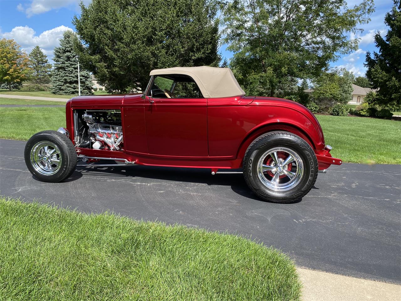 Ford-Roadster-1932-Ruby-red-metallic-Tan-4