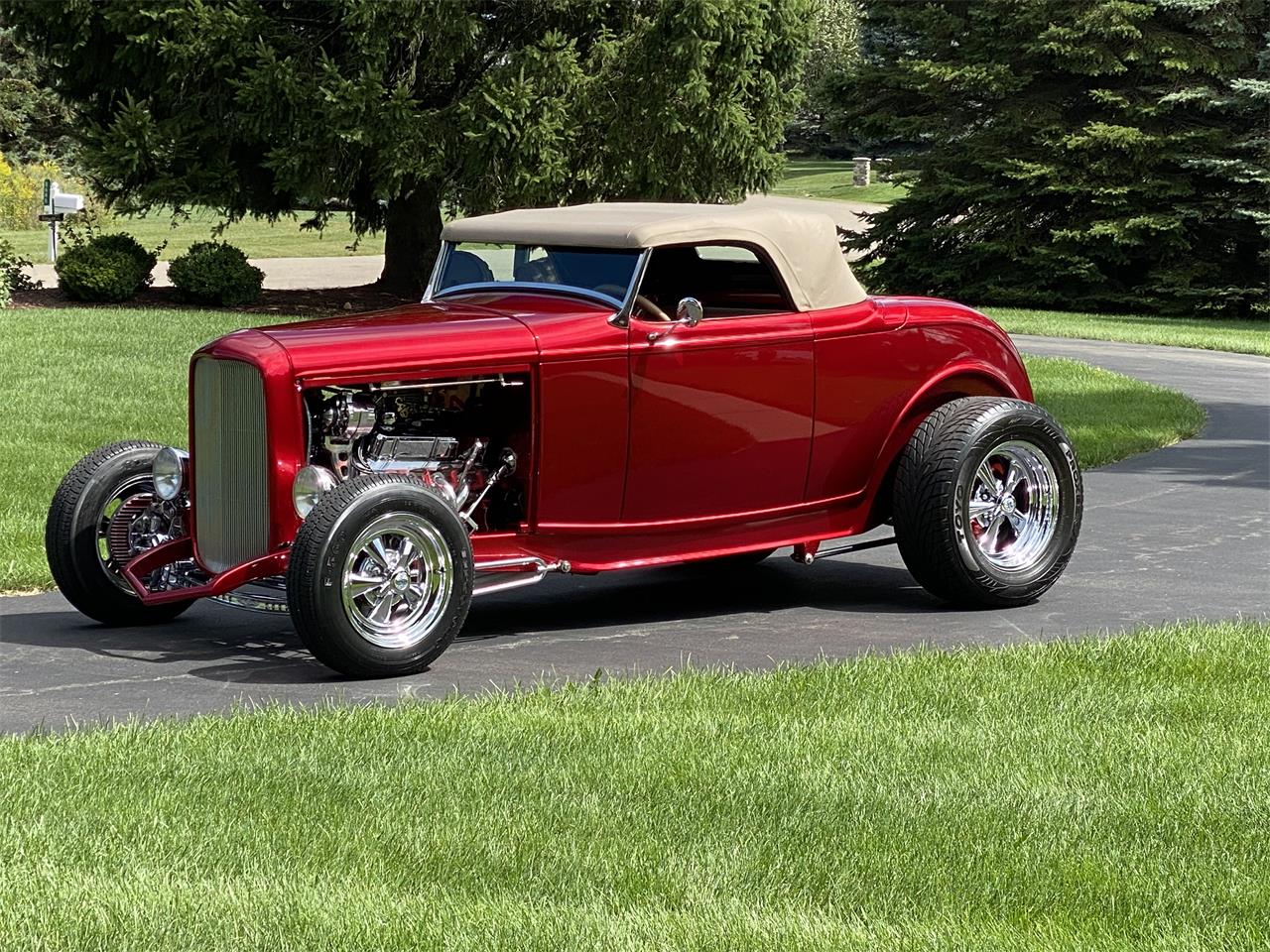 Ford-Roadster-1932-Ruby-red-metallic-Tan-7