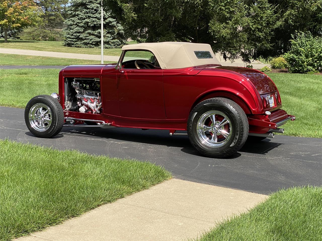 Ford-Roadster-1932-Ruby-red-metallic-Tan-8