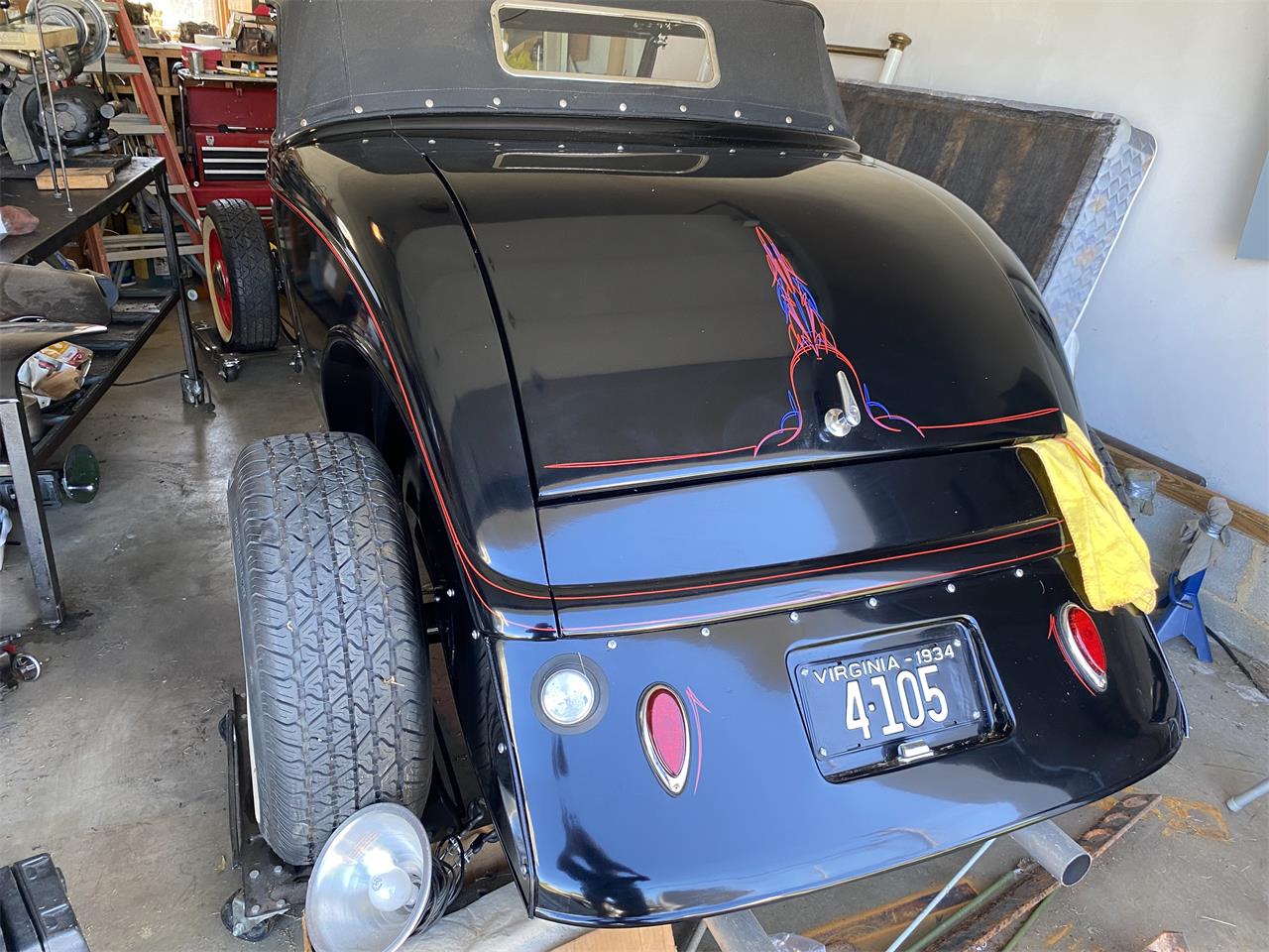 Ford-Roadster-1934-Black-Red-3