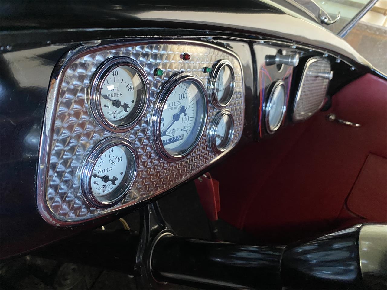 Ford-Roadster-1934-Black-Red-5