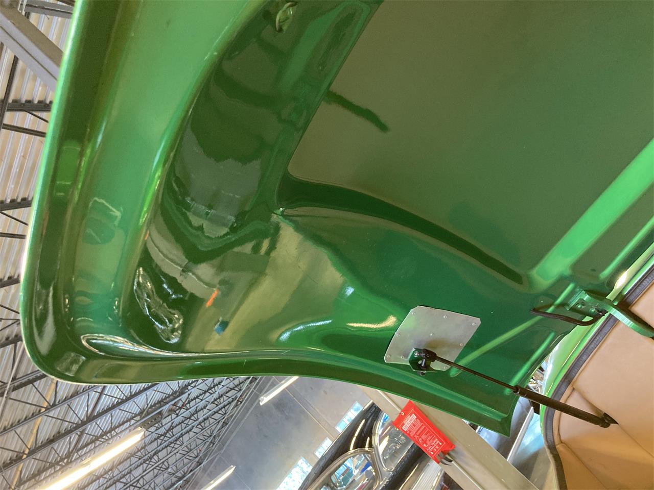 Ford-Roadster-1939-Candy-Metallic-Green-Tan-17