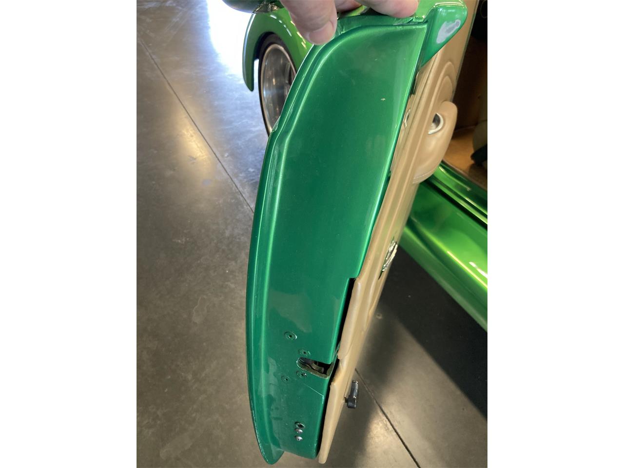 Ford-Roadster-1939-Candy-Metallic-Green-Tan-20